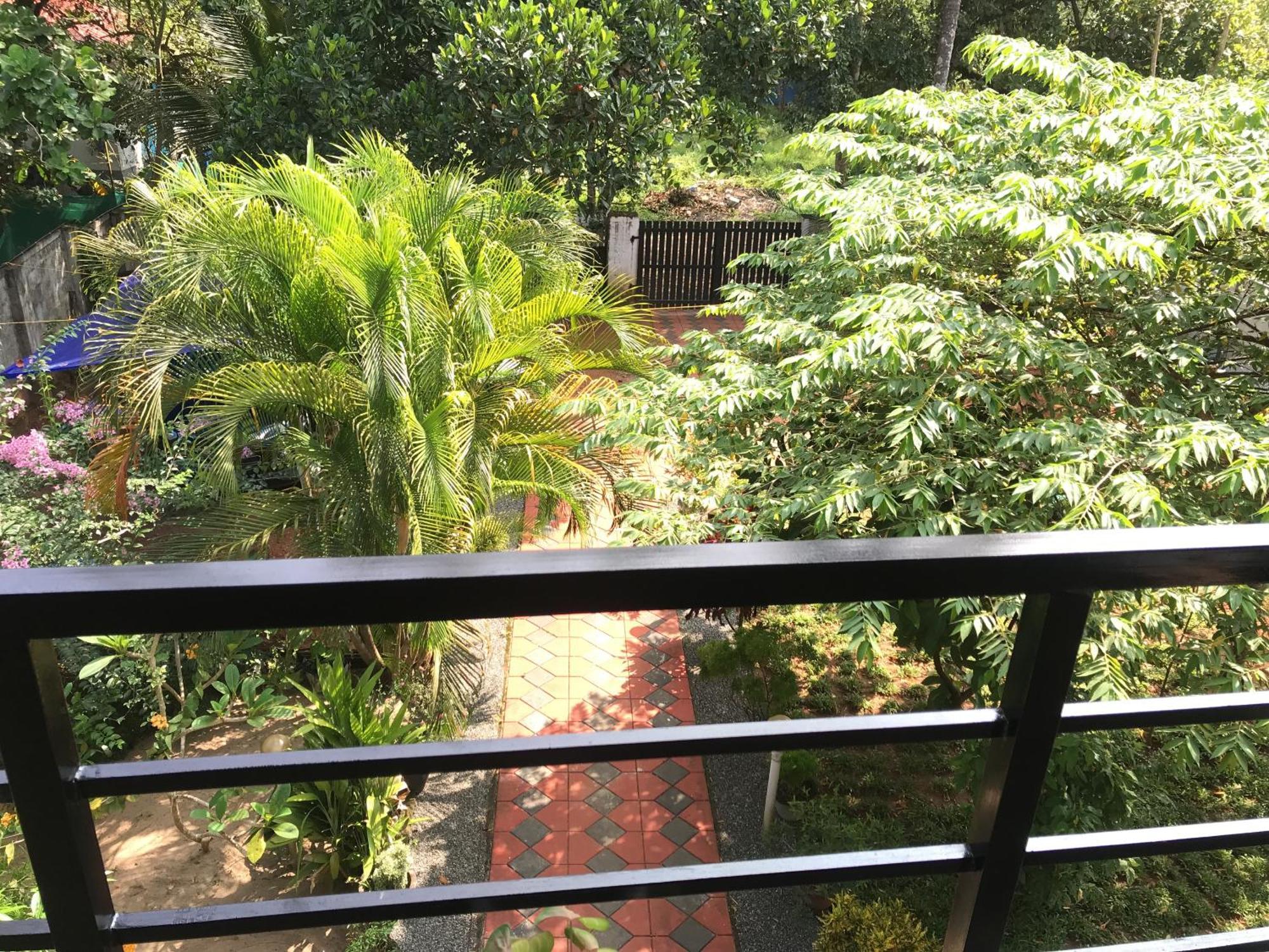 Alappuzha Marari Charlys Homestay מראה חיצוני תמונה